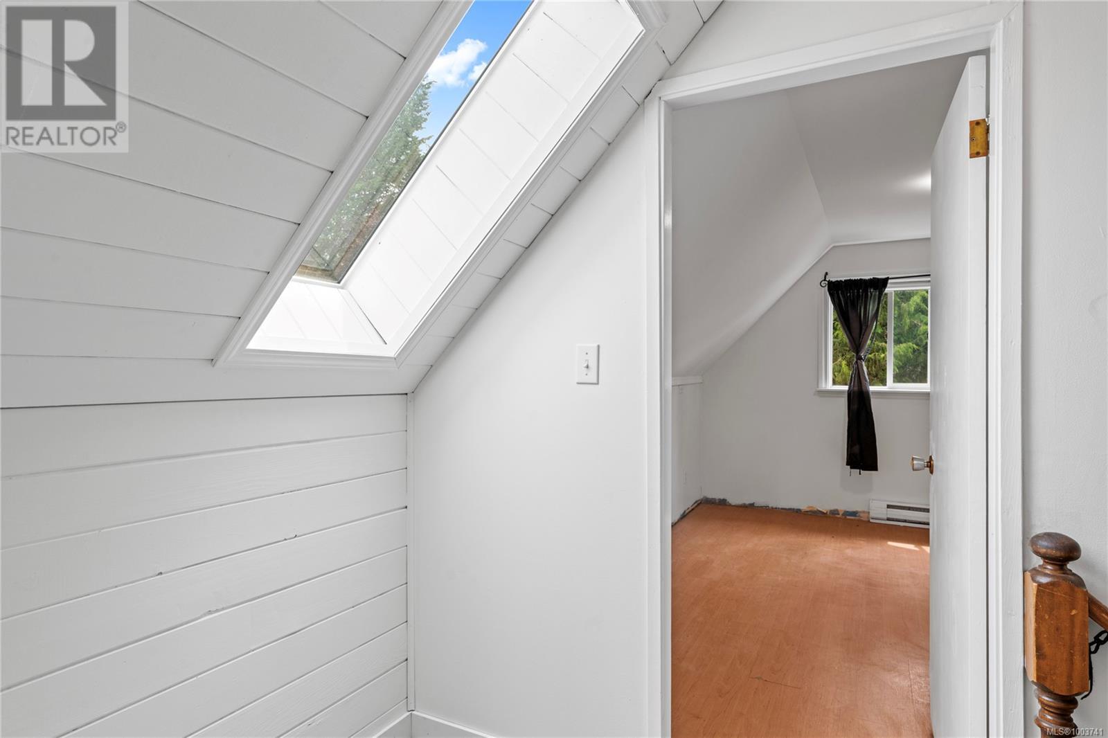 Photo 26 of 170 Stanford Ave E, Parksville BC