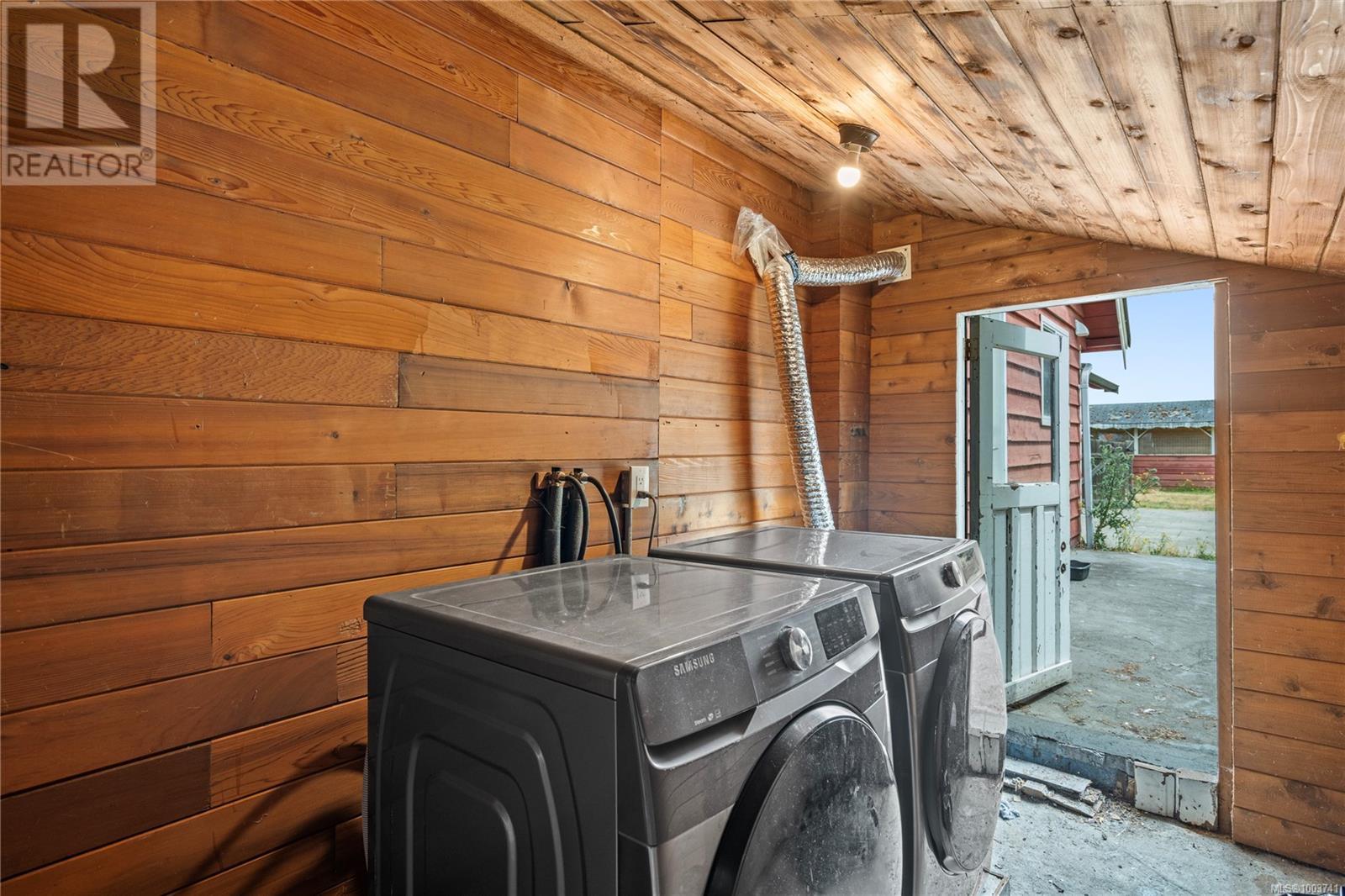 Photo 27 of 170 Stanford Ave E, Parksville BC