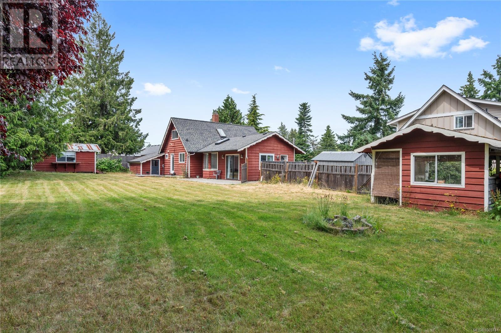 Photo 10 of 170 Stanford Ave E, Parksville BC