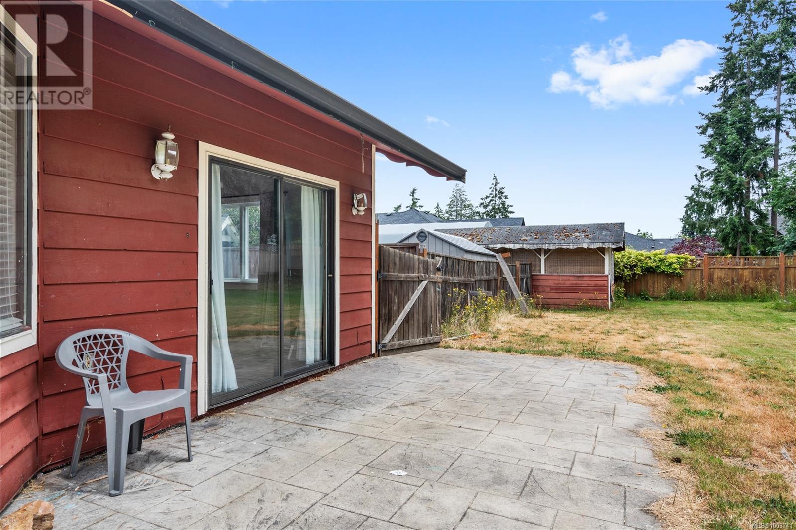 Photo 35 of 170 Stanford Ave E, Parksville BC