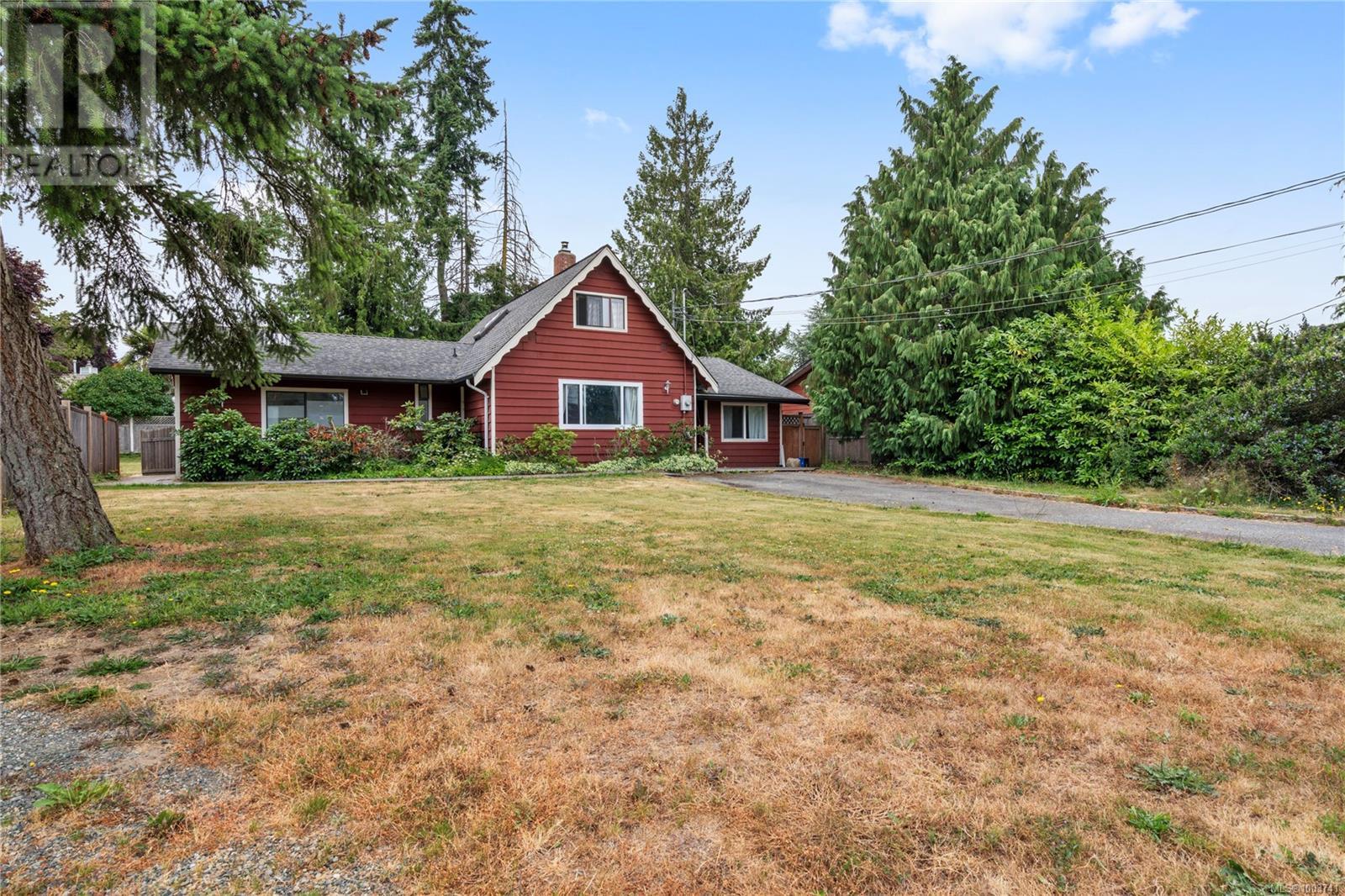 Photo 39 of 170 Stanford Ave E, Parksville BC