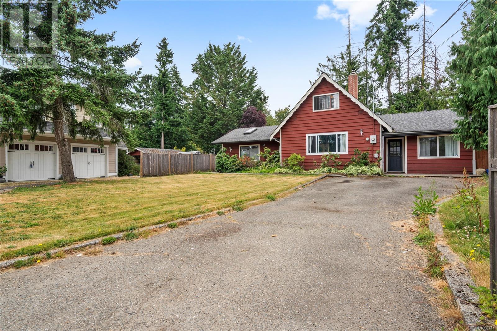 Photo 19 of 170 Stanford Ave E, Parksville BC