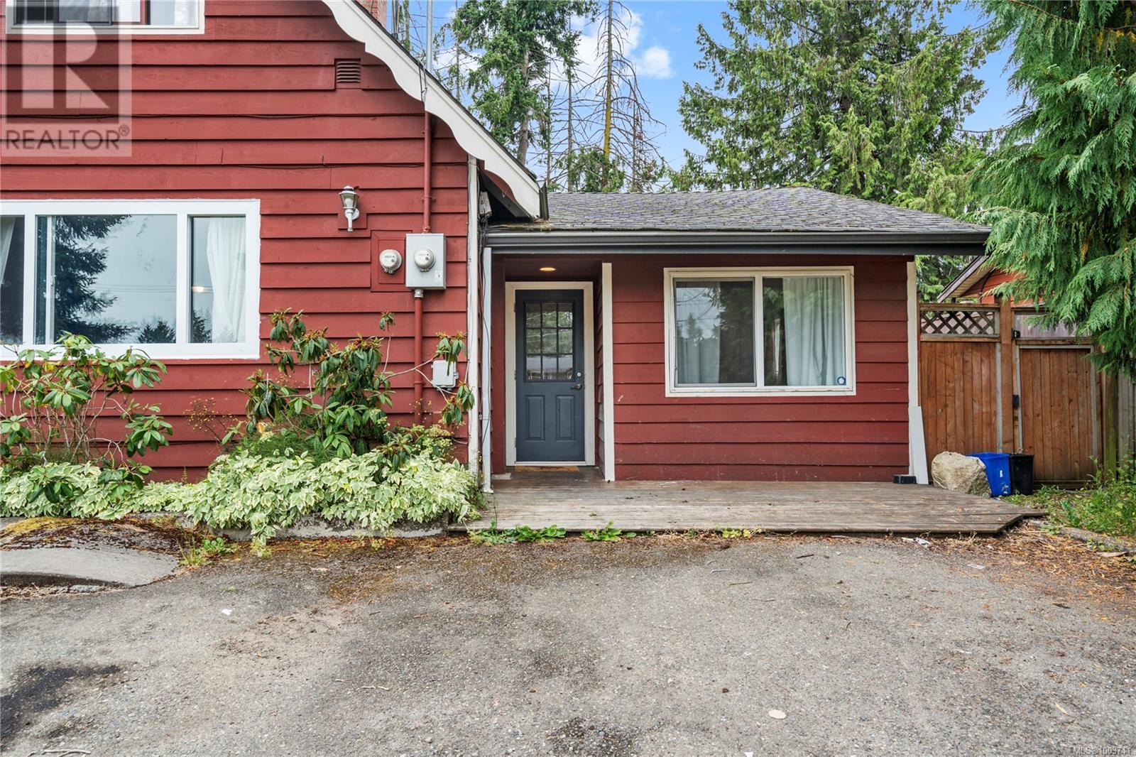 Photo 30 of 170 Stanford Ave E, Parksville BC