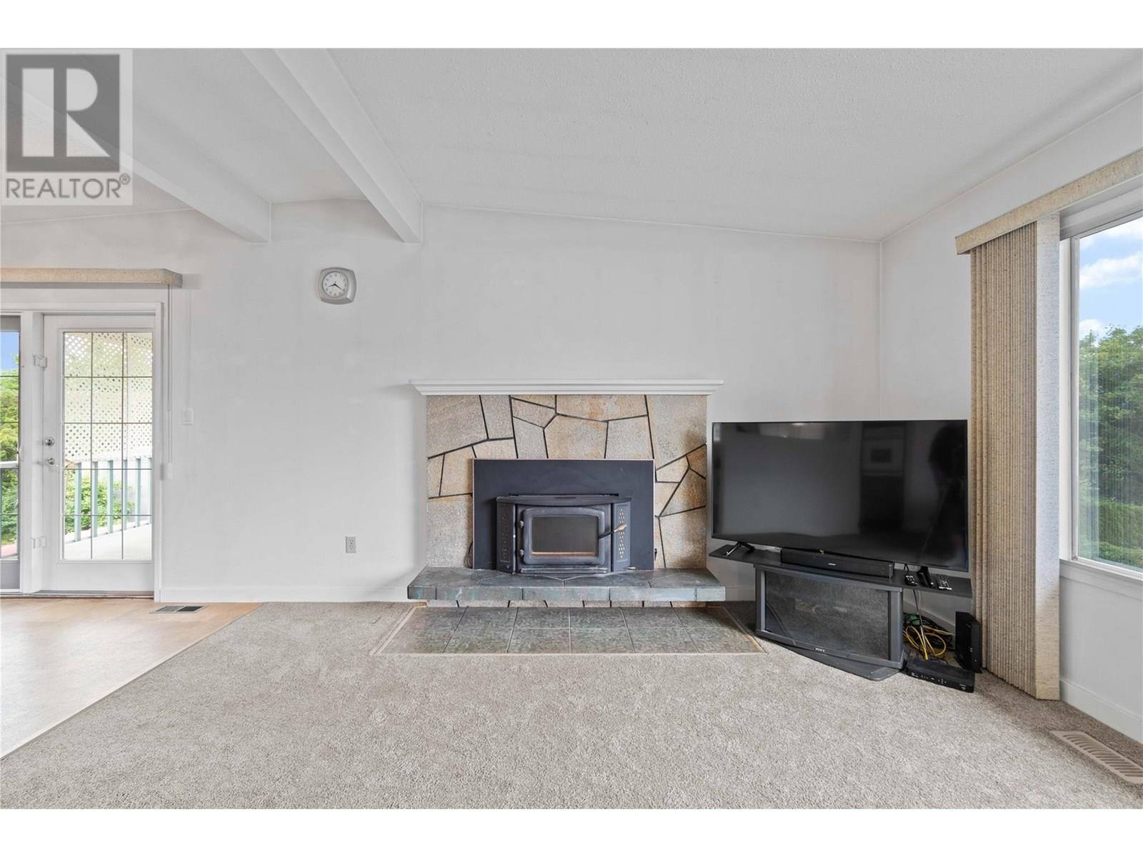 Photo 18 of 1431 15 Street Se, Salmon Arm BC