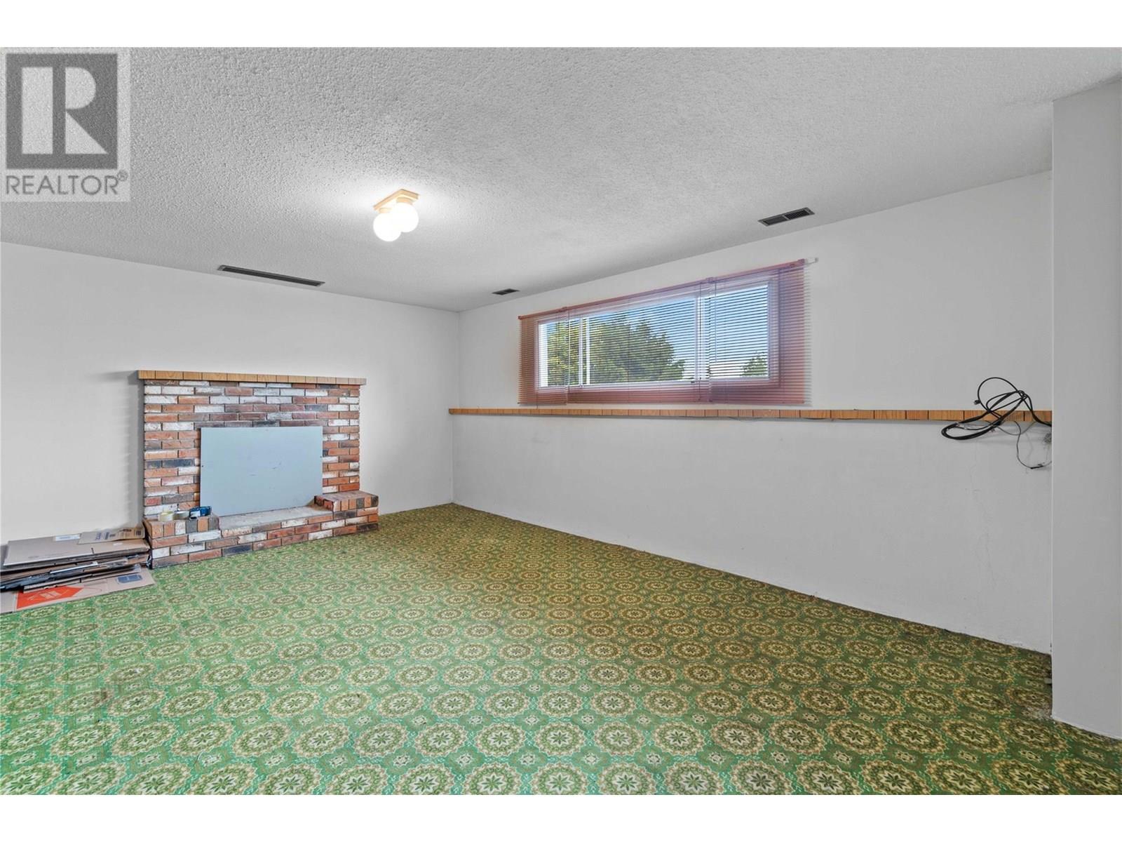Photo 33 of 1431 15 Street Se, Salmon Arm BC
