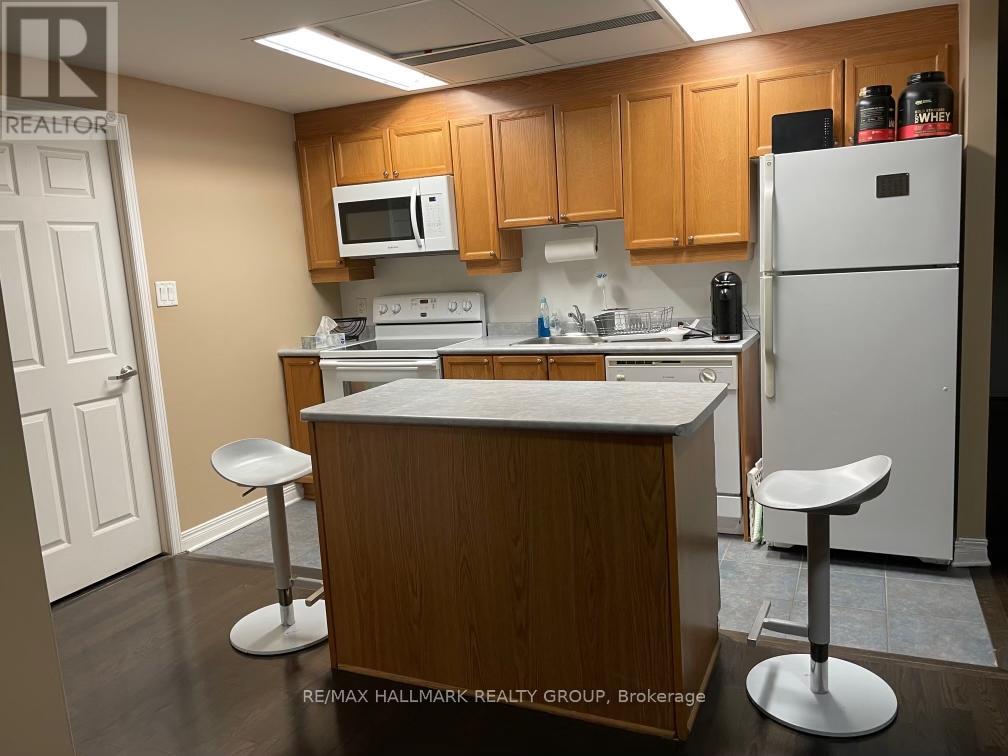 Photo 7 of 805 134 York Street, Ottawa ON