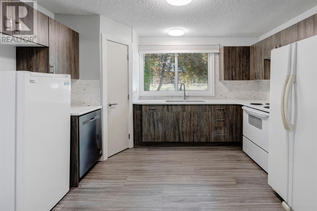 Single Family House for Sale in   Manora Place NE Marlborough Park Calgary 