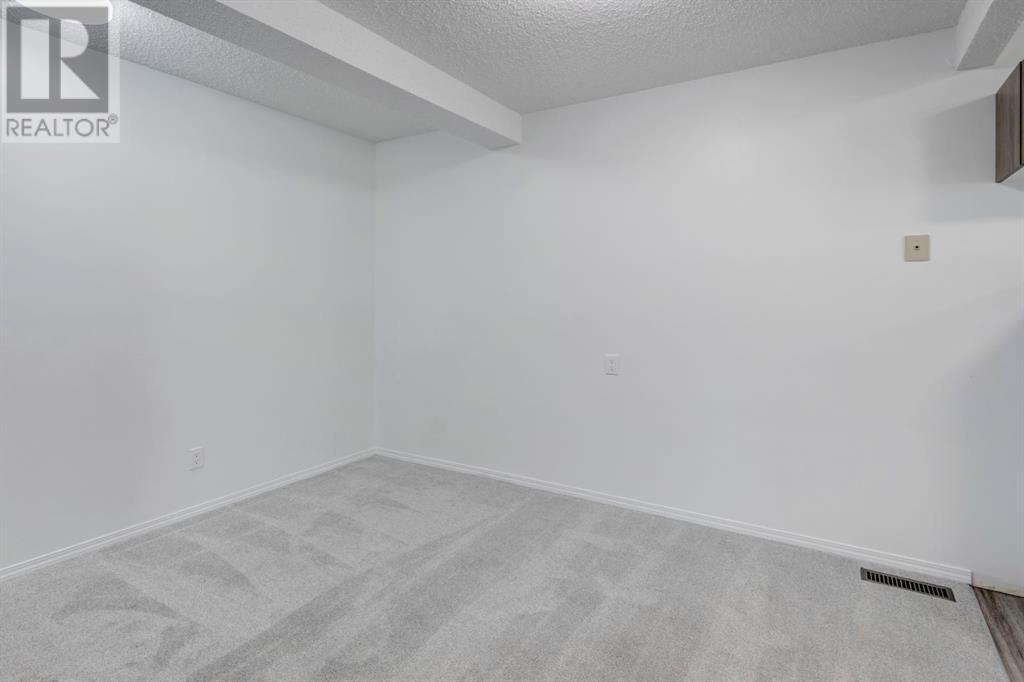 Single Family House for Sale in   Manora Place NE Marlborough Park Calgary 