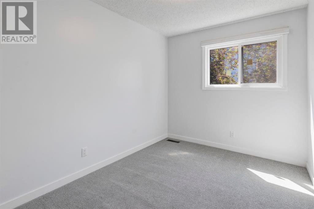 Single Family House for Sale in   Manora Place NE Marlborough Park Calgary 