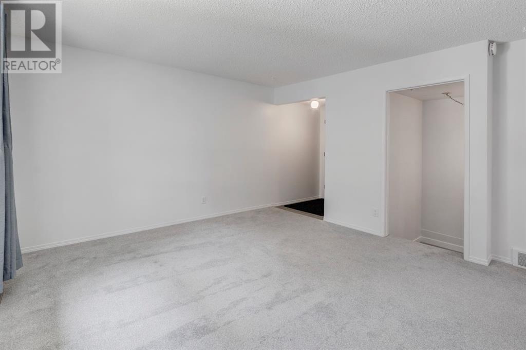 Single Family House for Sale in   Manora Place NE Marlborough Park Calgary 
