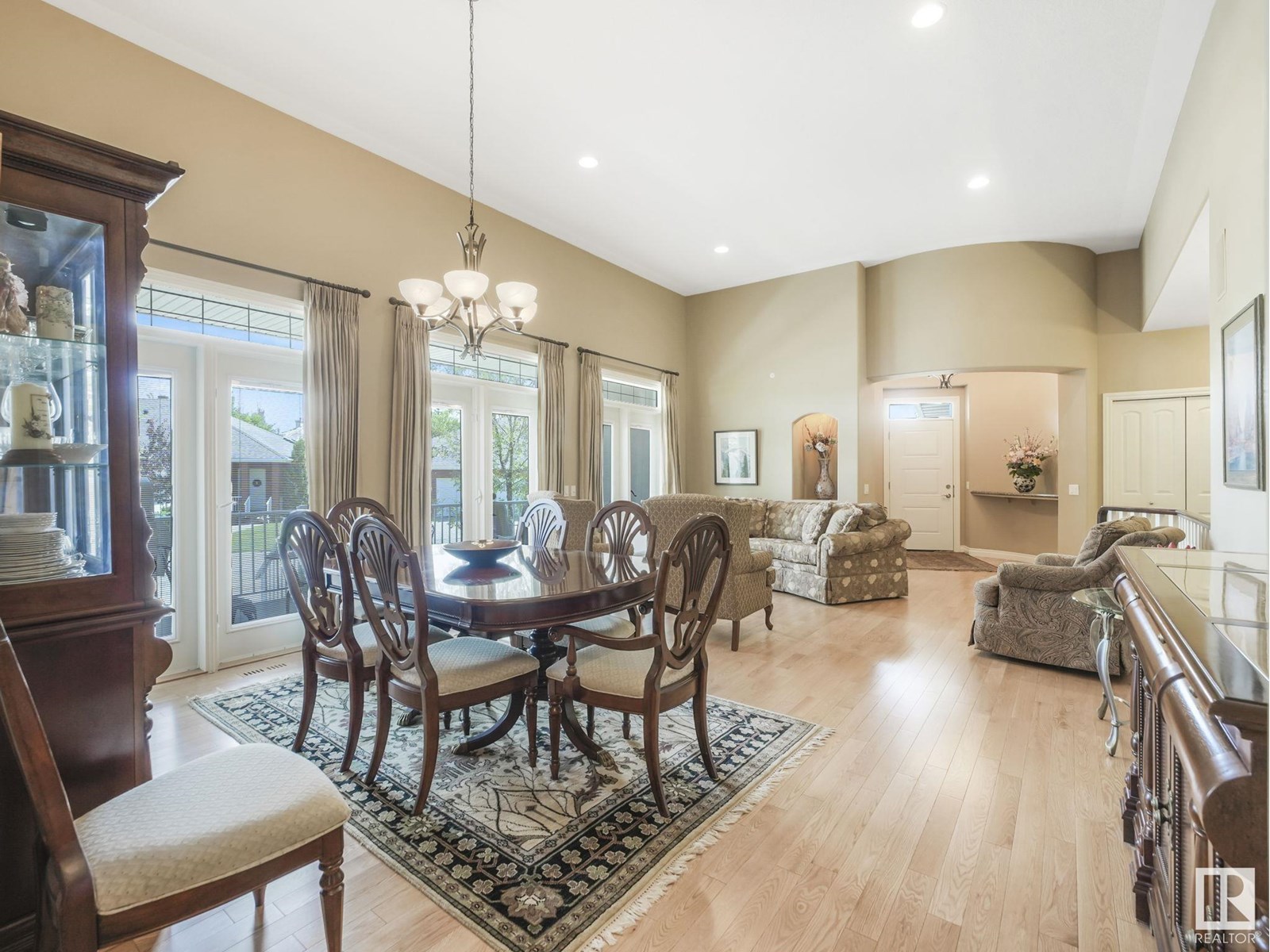 Photo 16 of 19 1225 Wanyandi Rd Nw, Edmonton AB