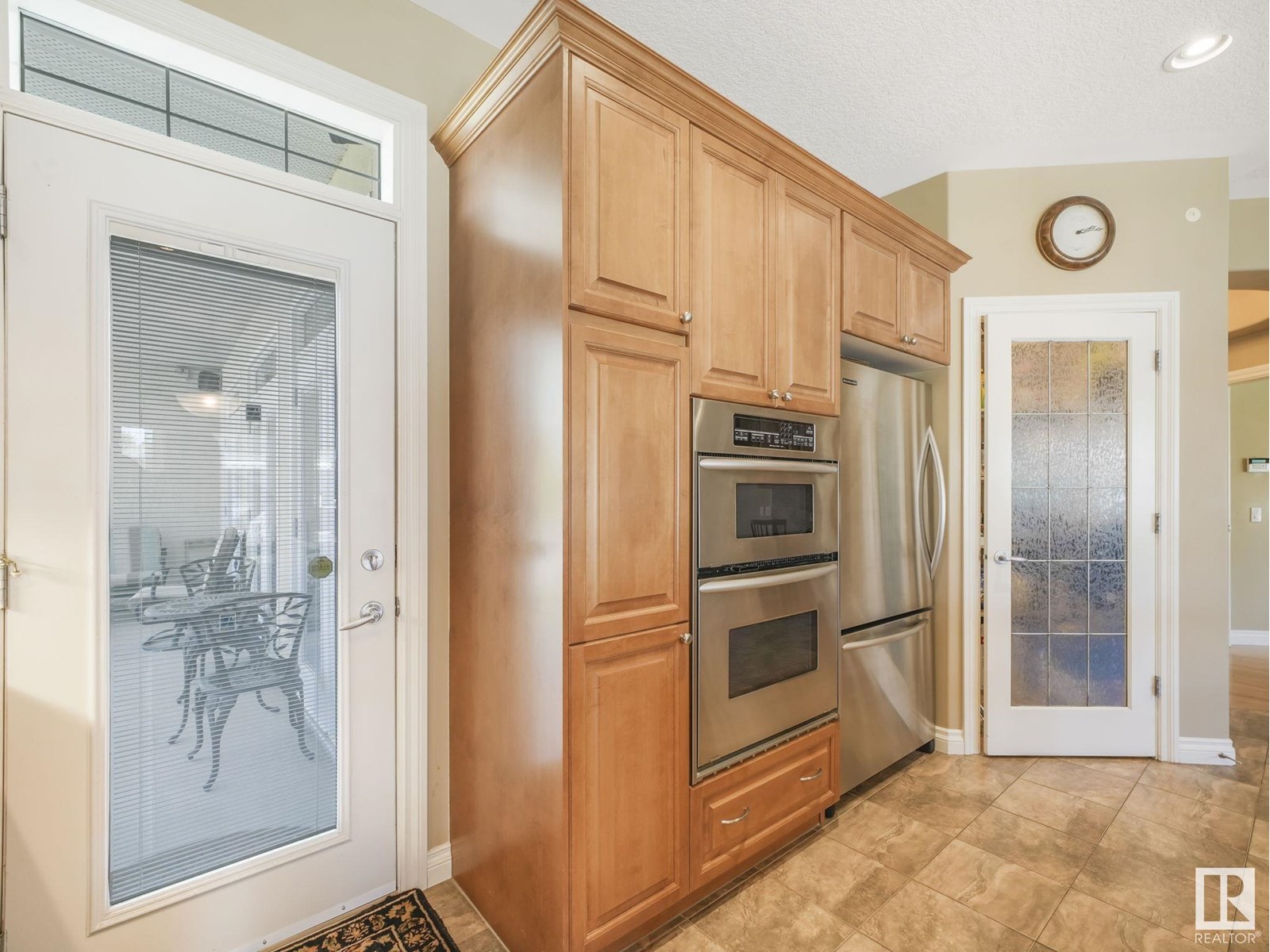 Photo 7 of 19 1225 Wanyandi Rd Nw, Edmonton AB