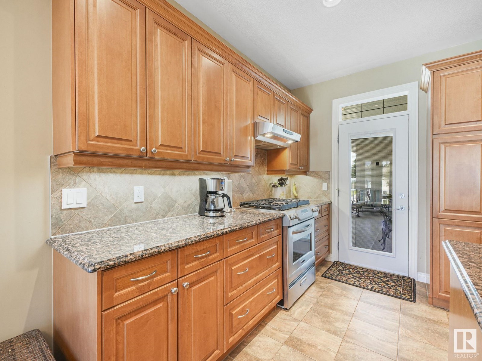 Photo 4 of 19 1225 Wanyandi Rd Nw, Edmonton AB