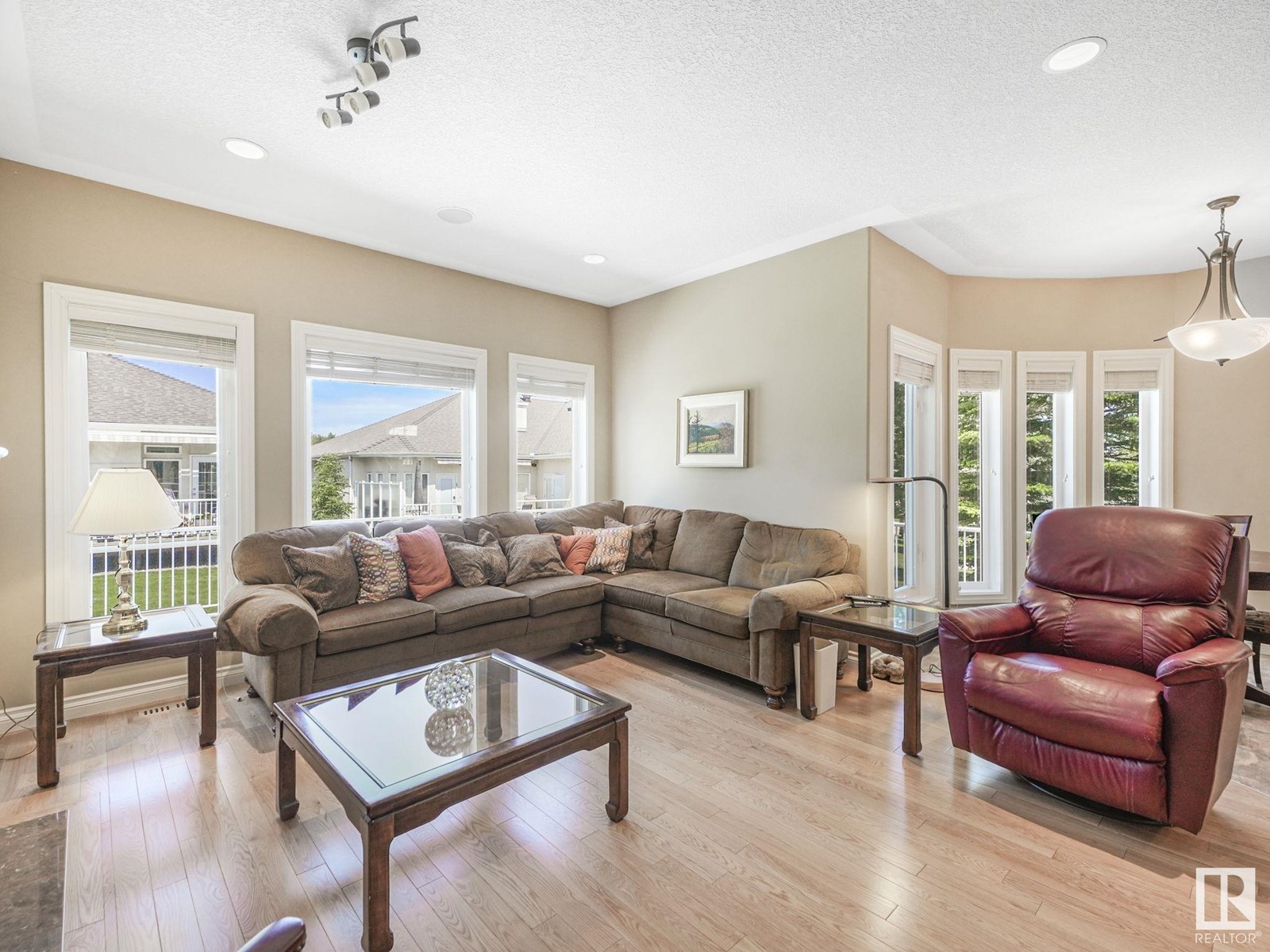 Photo 18 of 19 1225 Wanyandi Rd Nw, Edmonton AB