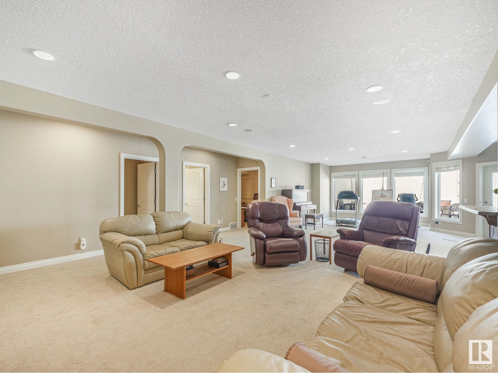 Photo 15 of 19 1225 Wanyandi Rd Nw, Edmonton AB