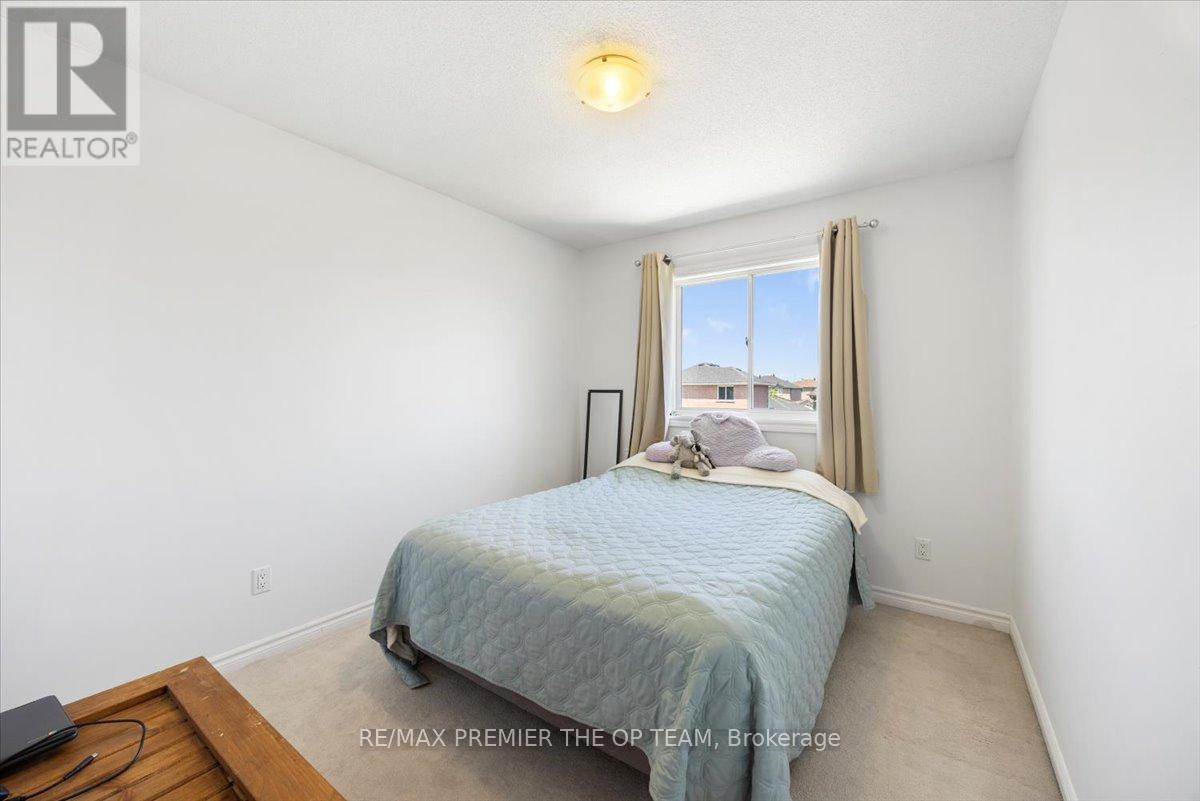 Single Family House Raised bungalow for Sale in  SHERWOOD COURT Barrie (Northwest) 