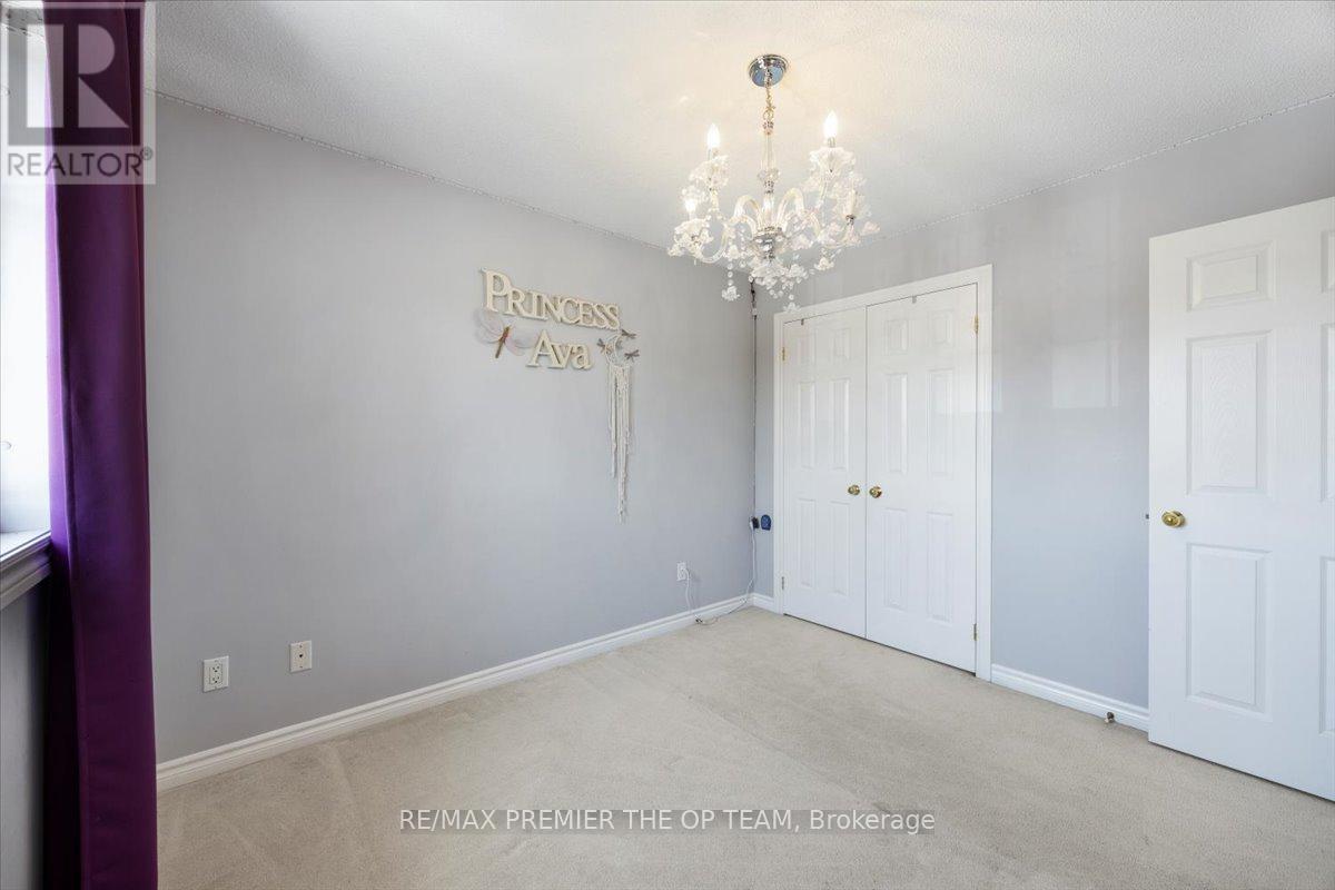 Single Family House Raised bungalow for Sale in  SHERWOOD COURT Barrie (Northwest) 