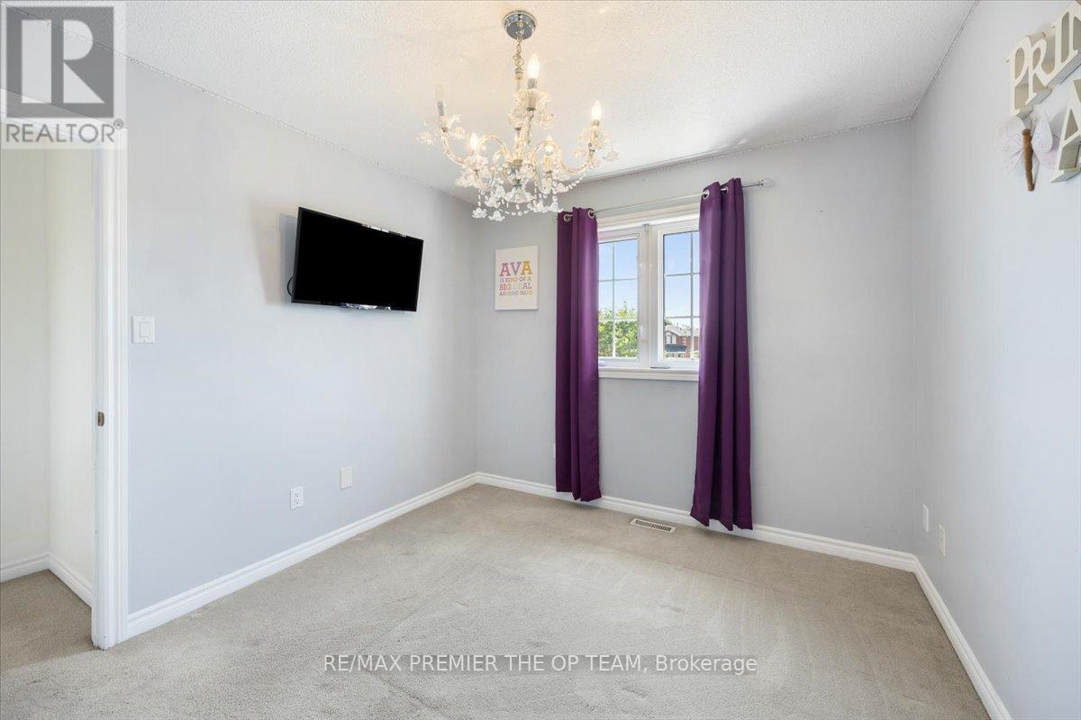 Single Family House Raised bungalow for Sale in  SHERWOOD COURT Barrie (Northwest) 