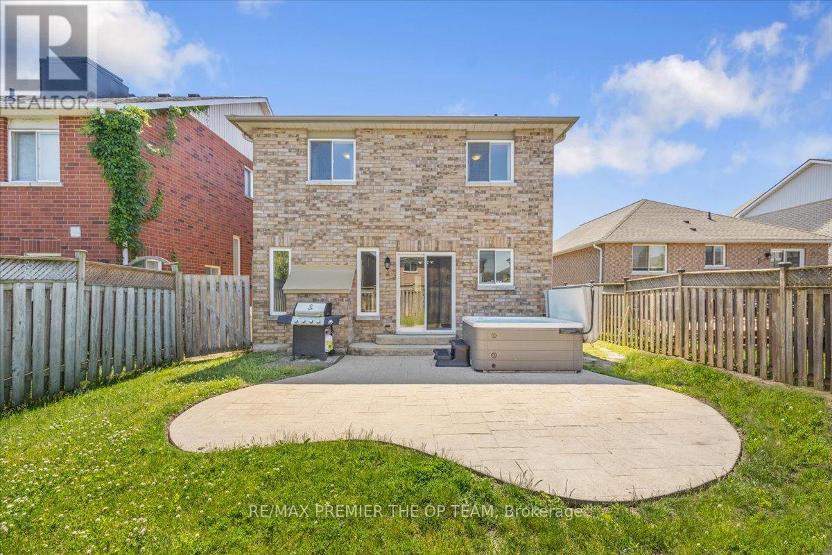 Single Family House Raised bungalow for Sale in  SHERWOOD COURT Barrie (Northwest) 