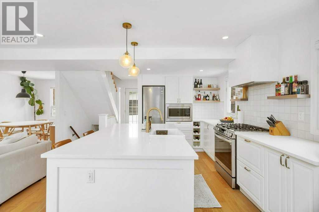 Single Family House for Sale in   Avenue Mountview Red Deer 