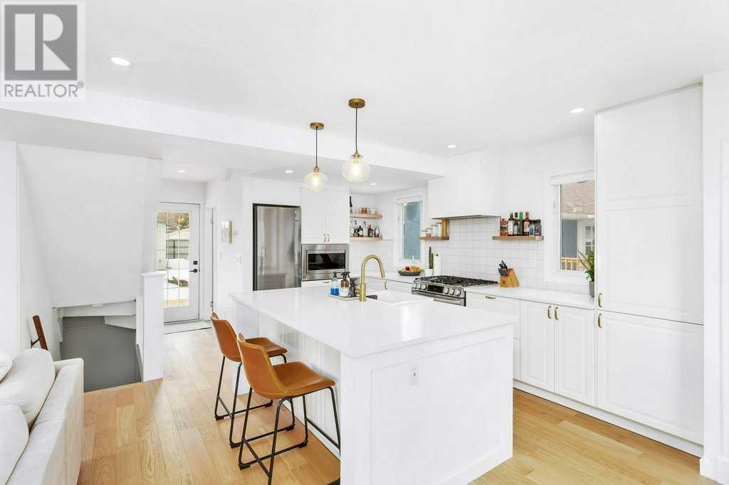 Single Family House for Sale in   Avenue Mountview Red Deer 