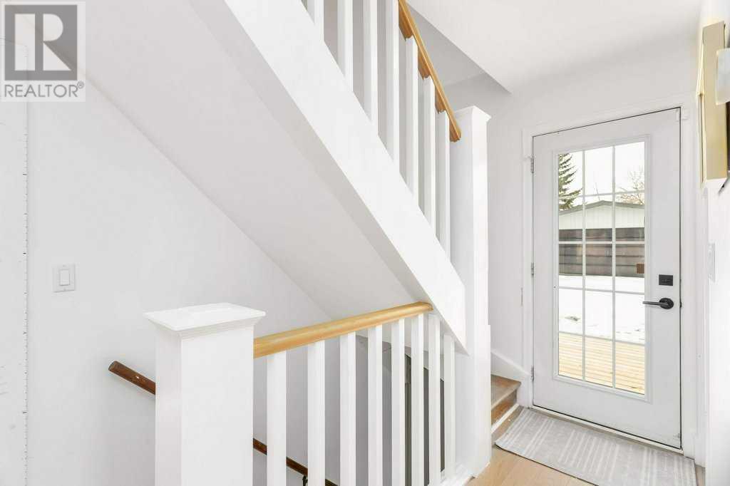 Single Family House for Sale in   Avenue Mountview Red Deer 