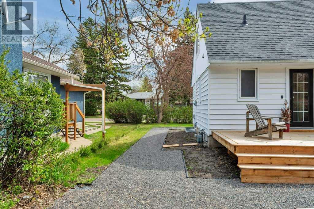 Single Family House for Sale in   Avenue Mountview Red Deer 