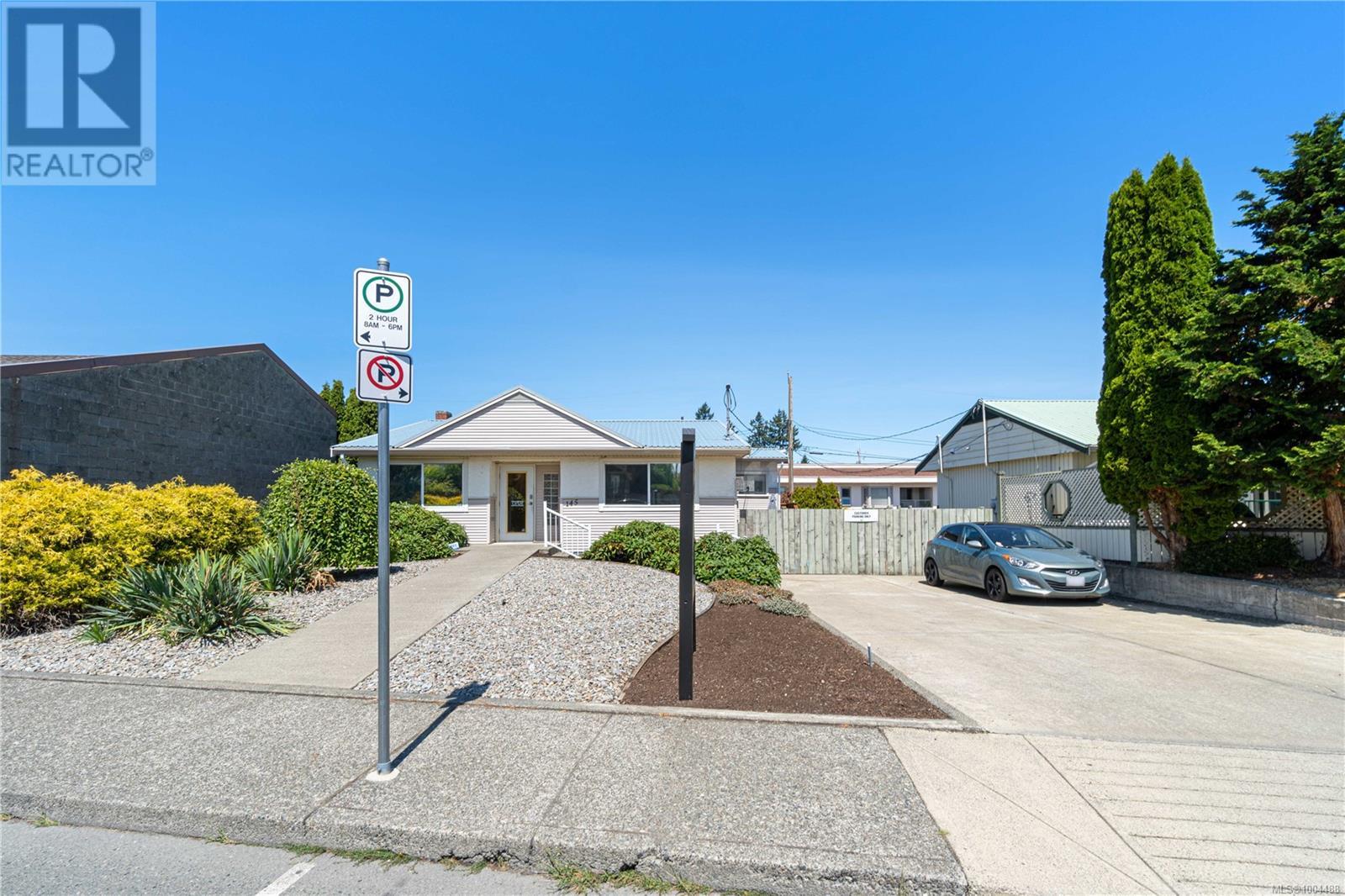 Photo 11 of 145 Hirst Ave, Parksville BC