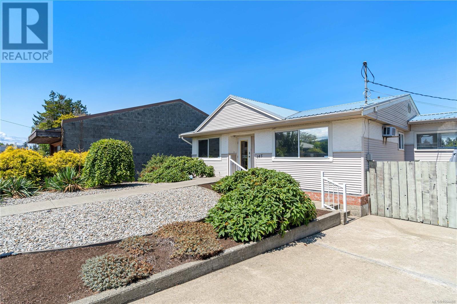 Photo 12 of 145 Hirst Ave, Parksville BC