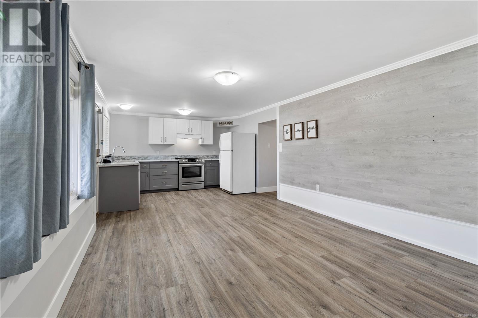 Photo 18 of 145 Hirst Ave, Parksville BC