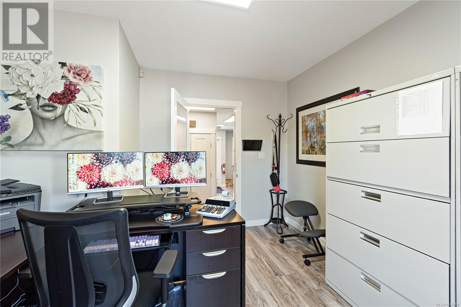 Photo 3 of 145 Hirst Ave, Parksville BC