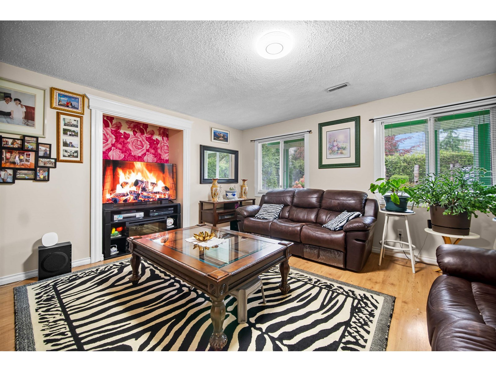 Photo 3 of 9364 152nd Street Street, Surrey BC