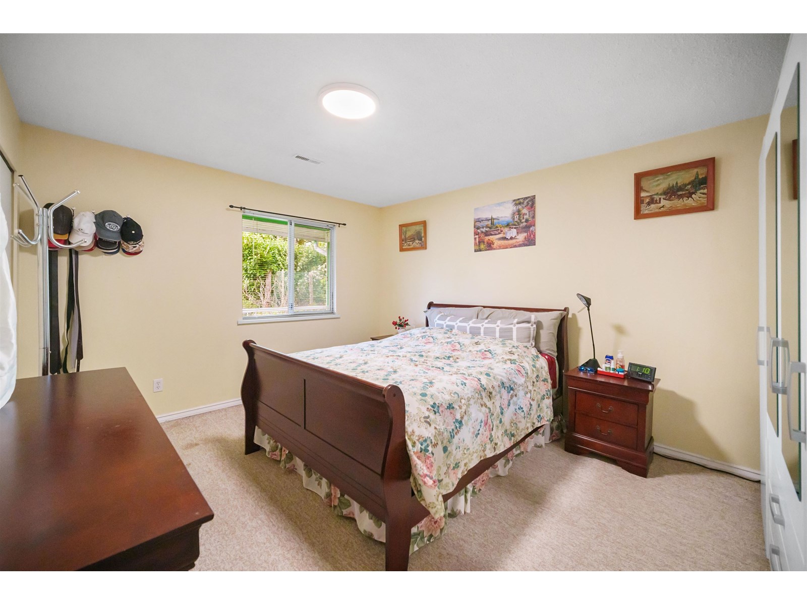 Photo 6 of 9364 152nd Street Street, Surrey BC