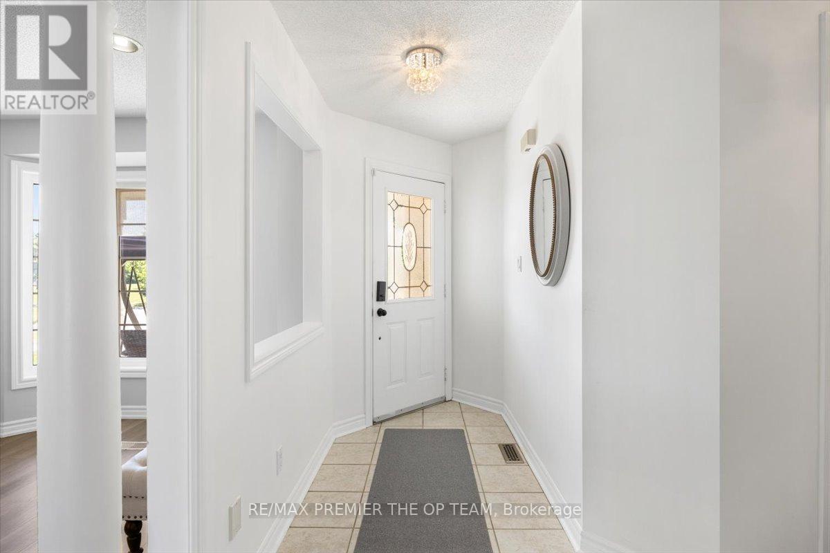 Single Family House Raised bungalow for Sale in  SHERWOOD COURT Barrie (Northwest) 