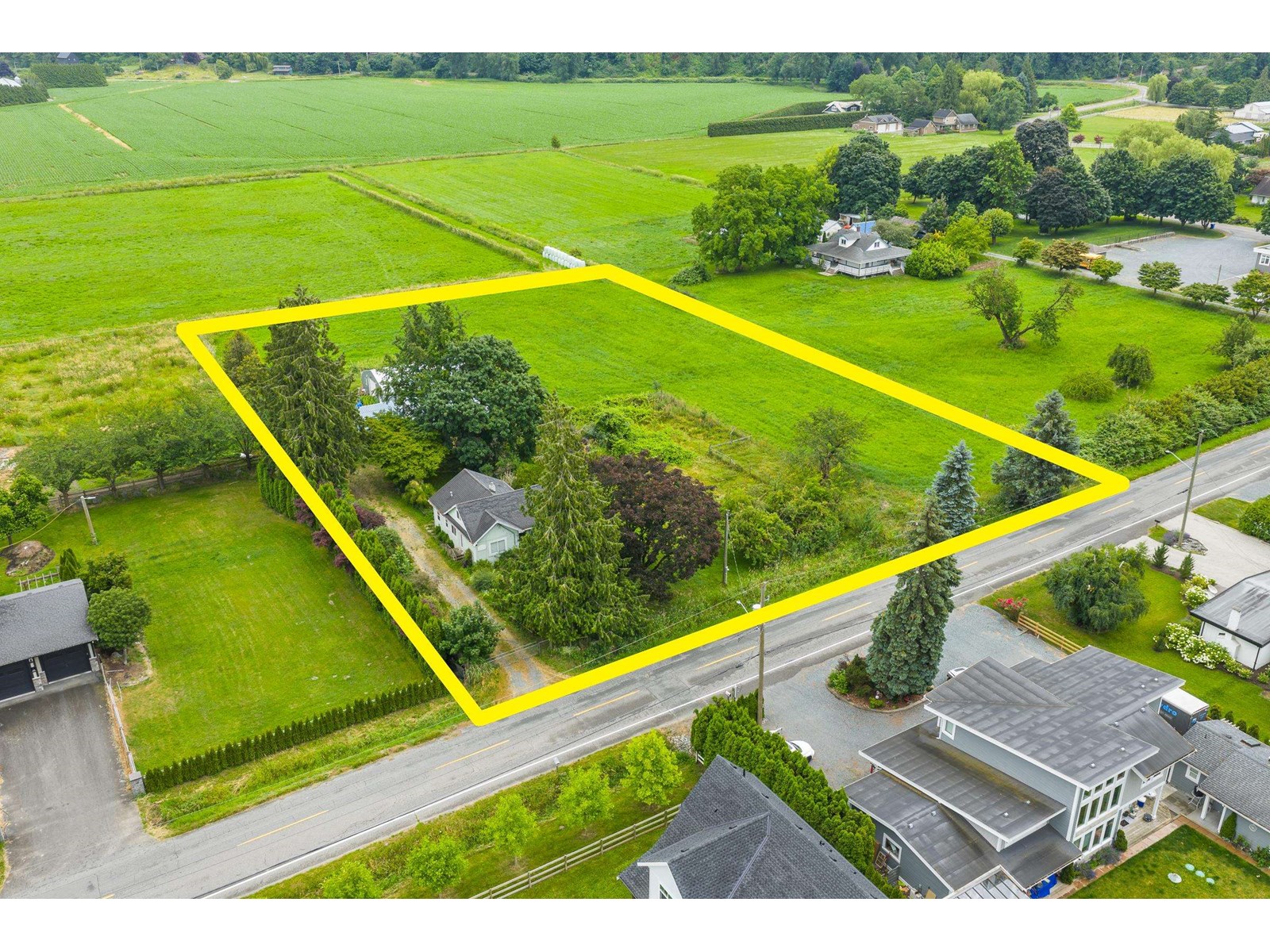 Photo 1 of 394 Arnold Road, Abbotsford BC