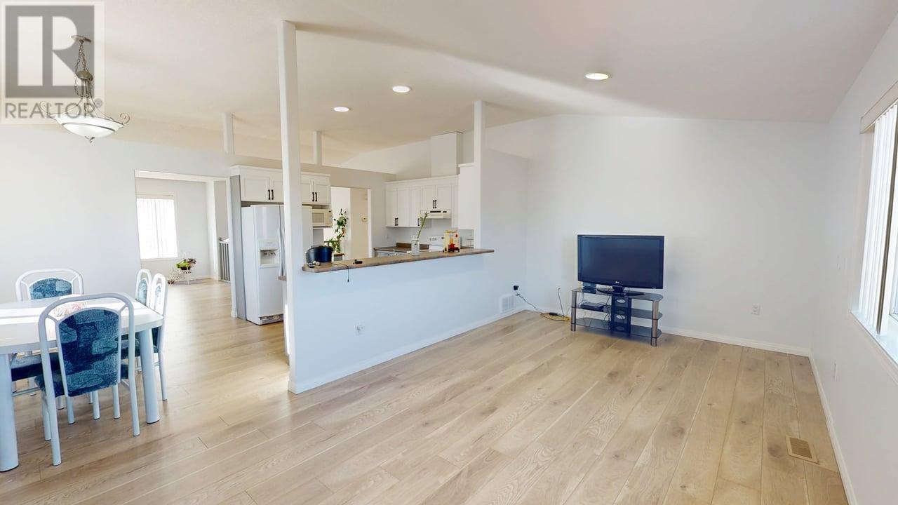 Photo 10 of 9216 118 Avenue, Fort St John BC