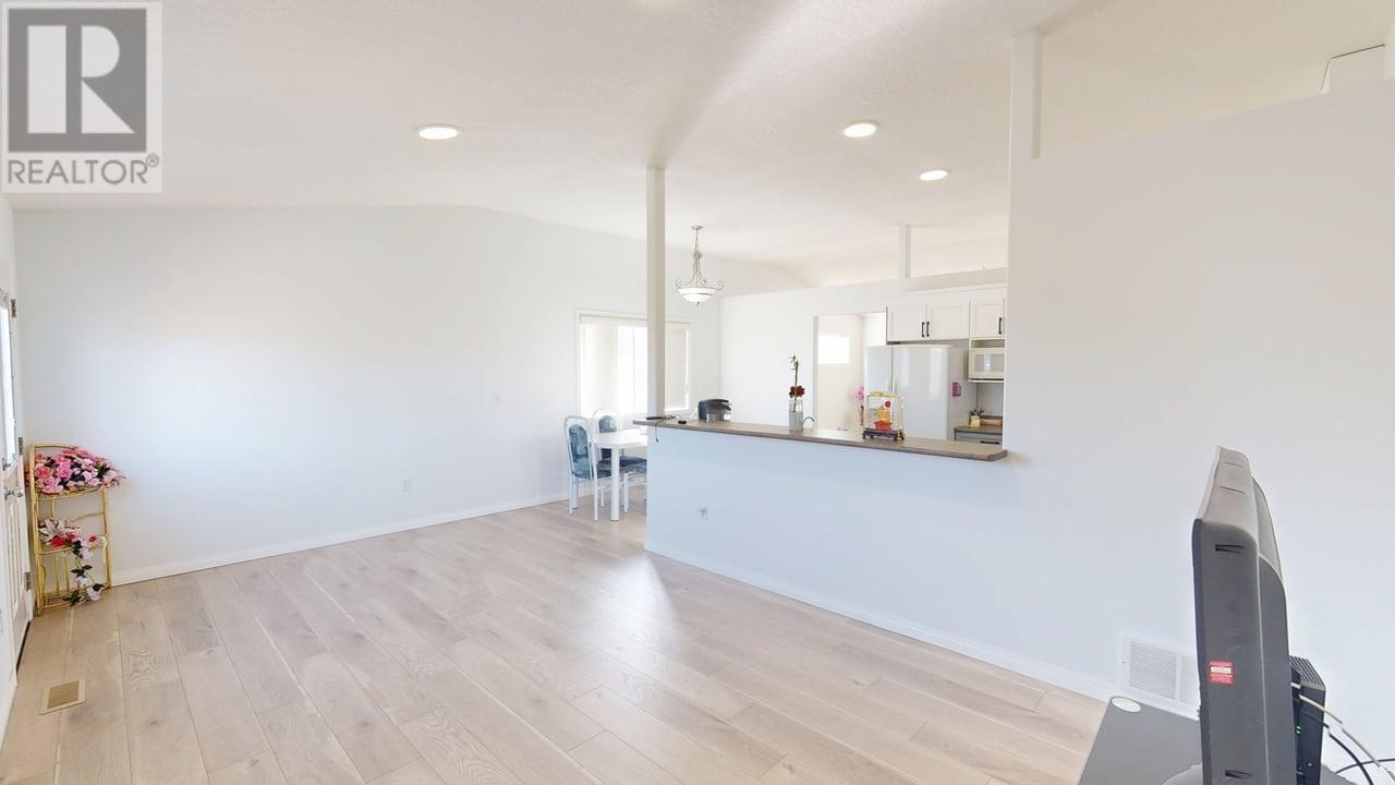 Photo 12 of 9216 118 Avenue, Fort St John BC