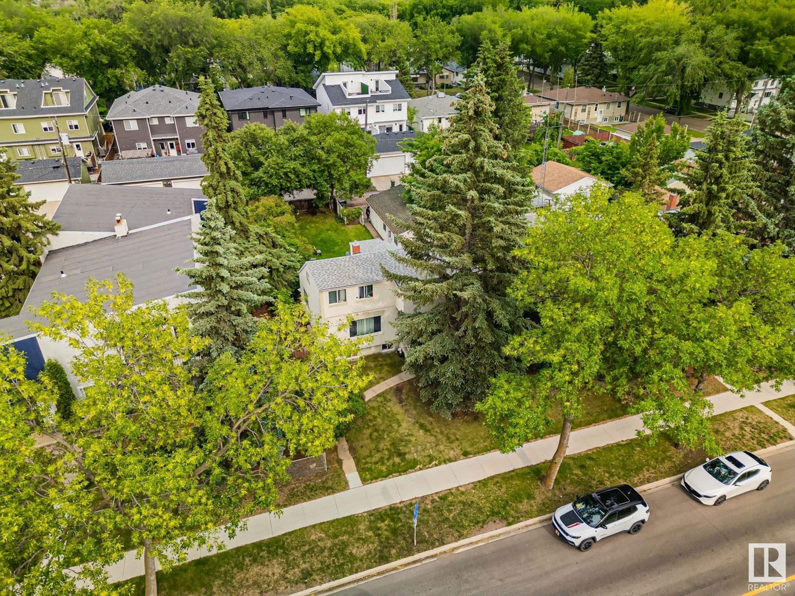 Photo 13 of 10521 84 St Nw, Edmonton AB