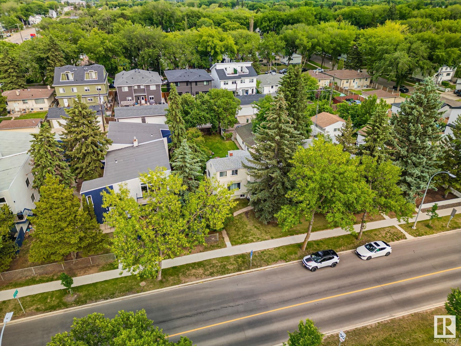 Photo 21 of 10521 84 St Nw, Edmonton AB