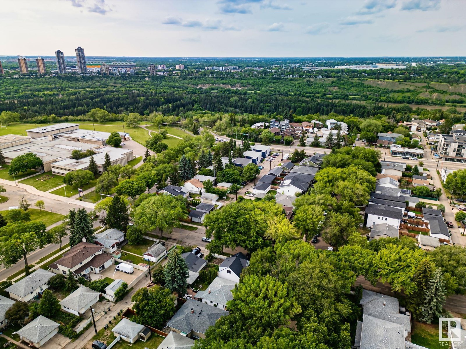 Photo 29 of 10521 84 St Nw, Edmonton AB