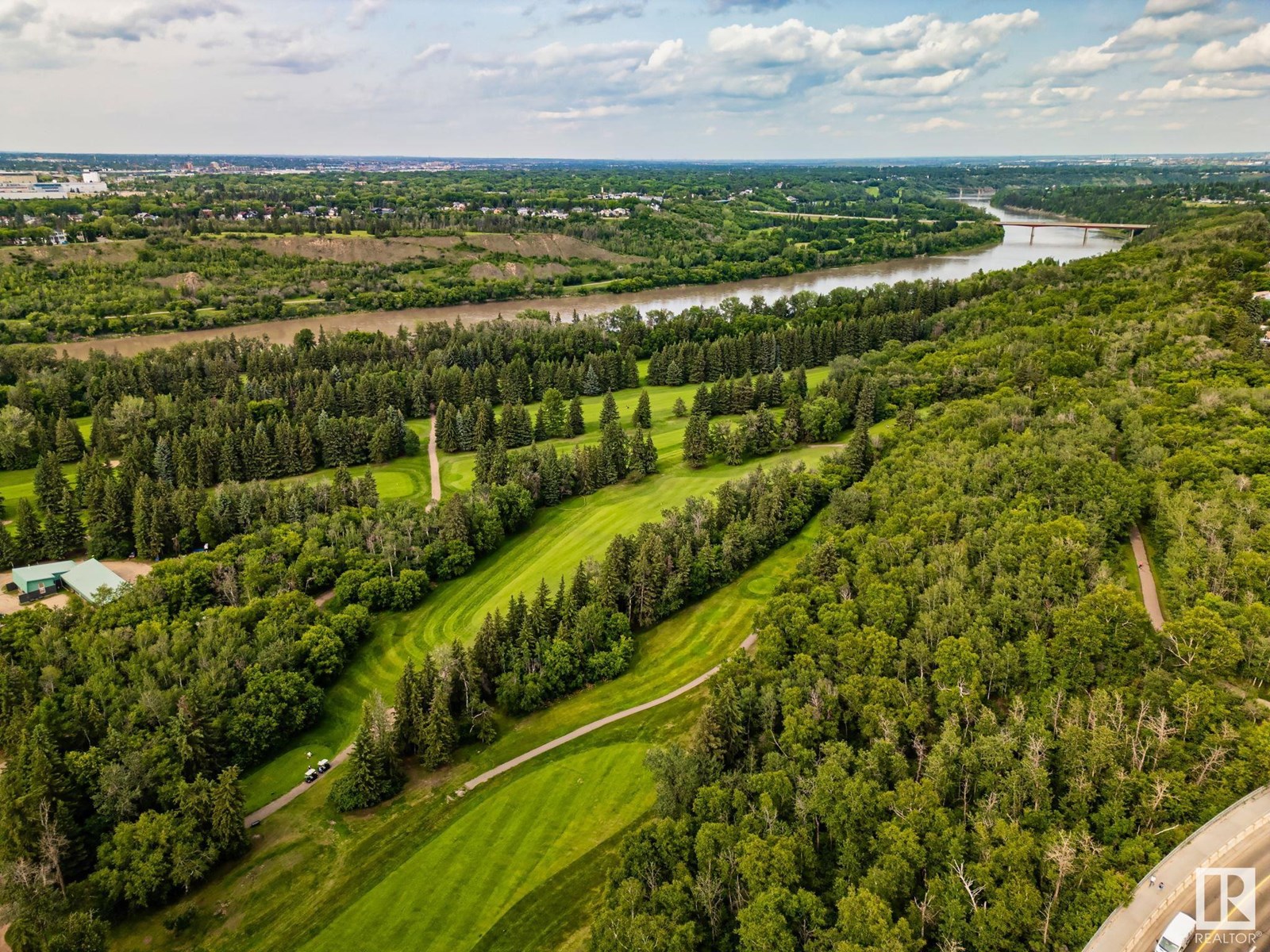 Photo 10 of 10521 84 St Nw, Edmonton AB
