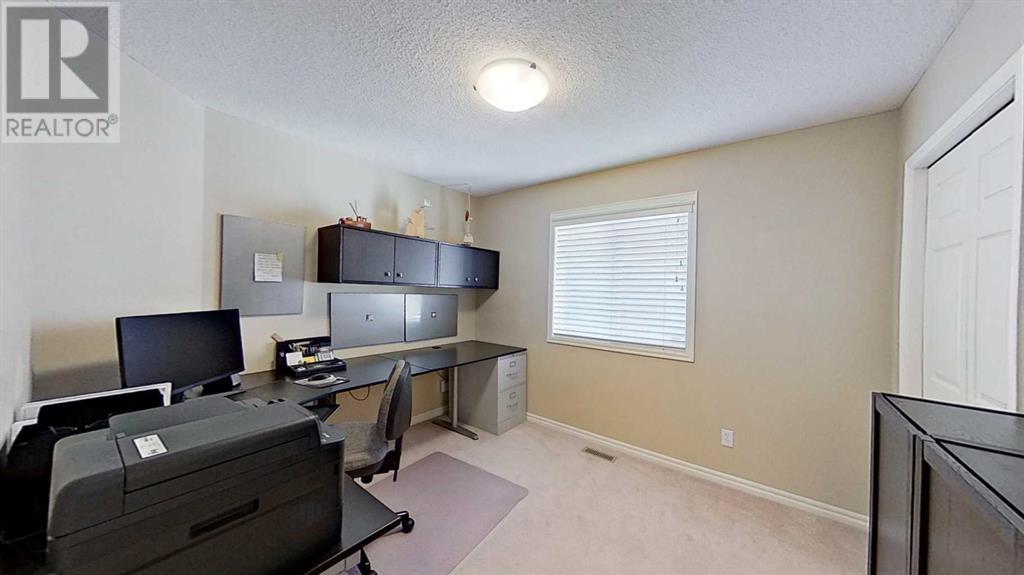 Photo 4 of 9 Prairie Springs Close Sw, Airdrie AB