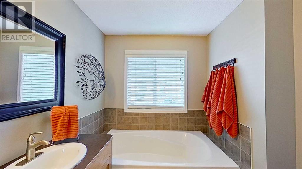 Photo 13 of 9 Prairie Springs Close Sw, Airdrie AB