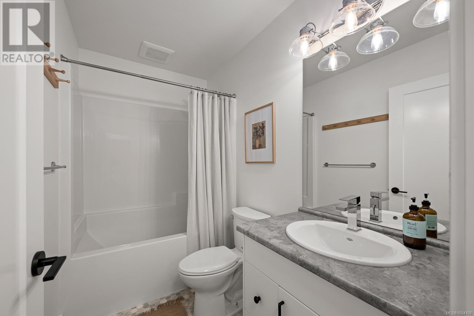 2451 Dakota Pl, Comox