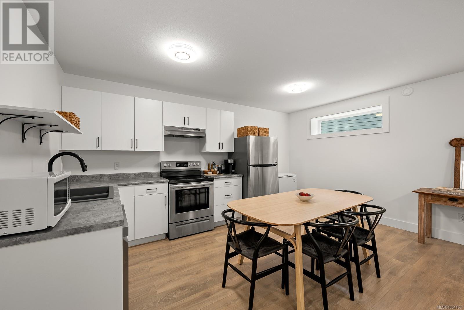2451 Dakota Pl, Comox