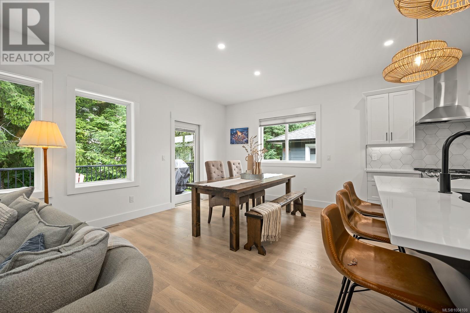 2451 Dakota Pl, Comox