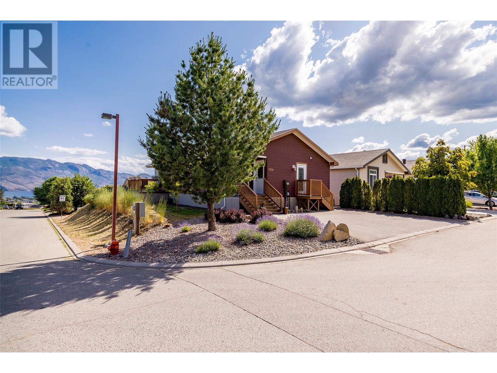 1306 2440 Old Okanagan Highway, West Kelowna