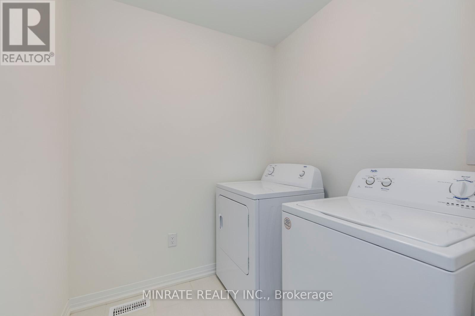Photo 17 of 40 Freedom Crescent, Hamilton ON