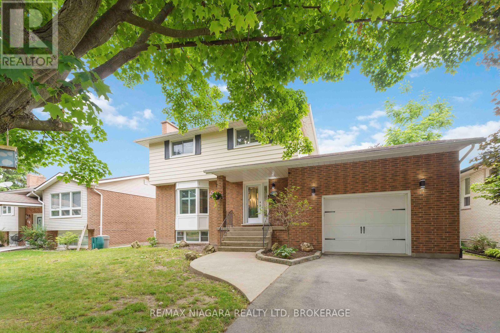 Photo 33 of 48 Michael Drive S, Port Colborne ON