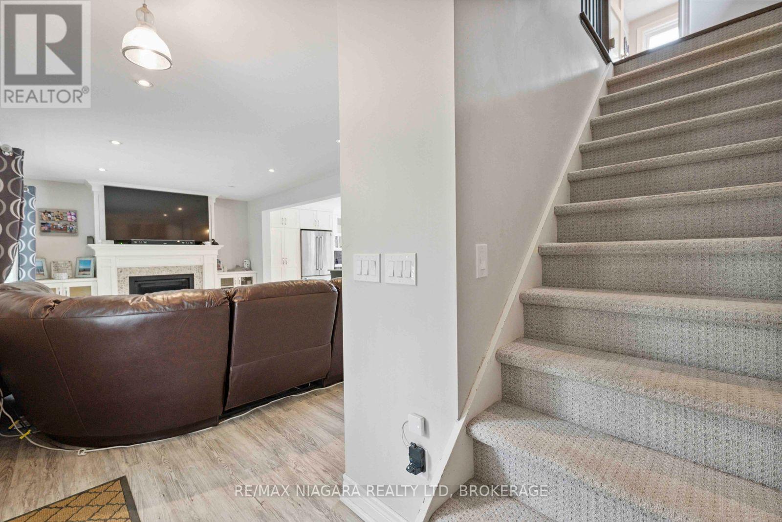 Photo 43 of 48 Michael Drive S, Port Colborne ON